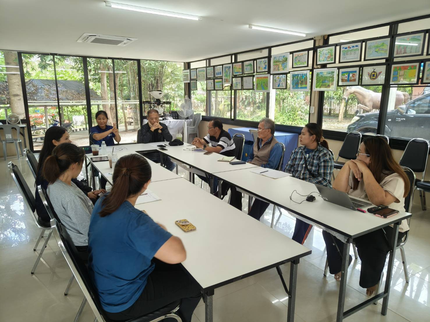 อาจารย์ ดร.แสงเดือน อินชนบท พร้อมด้วยเจ้าหน้าที่งานบริการวิชาการและวิจัย ได้เข้าพื้นที่ และเป็นวิทยากรบรรยาย